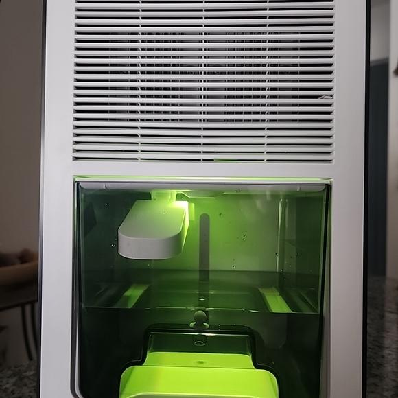 Small Portarble Dehumidifier Model CT2 95 oz. White. With Auto Shutoff. - Picture 3 of 14